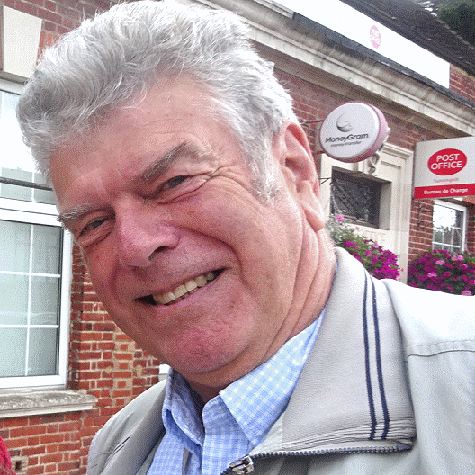 Robin outside Sunninghill Post Office