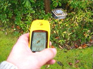 Old Garmin Getrex used to find a Geocache